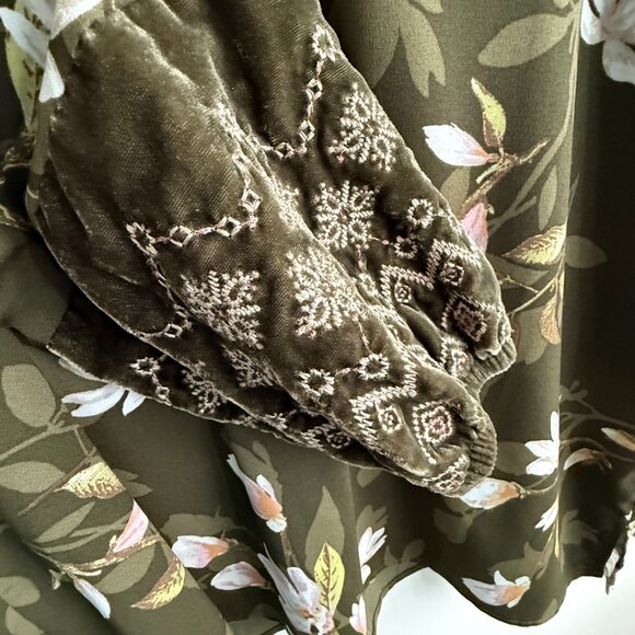 Belle Kim Gravel Women's Med Olive Green Boho VNeck Top w Velvet Trim and Cuff - Picture 3 of 8